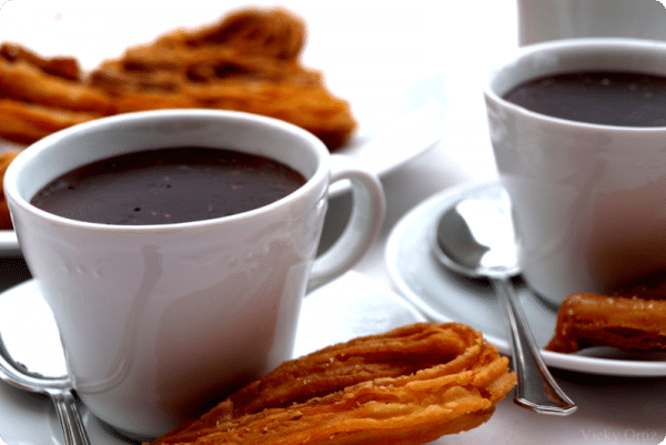 Chocolate a la taza con churros Chocolate a la taza con churros