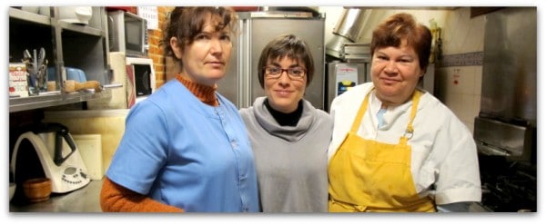 Maria, Luisa y yo, en la cocina de Casal de Armán Maria, Luisa y yo, en la cocina de Casal de Armán