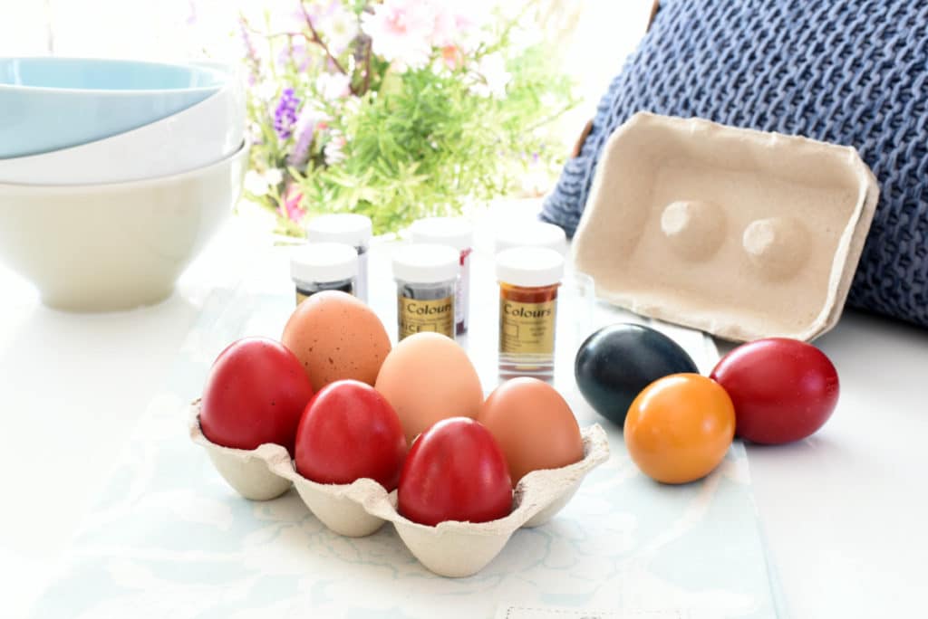 Divertidos Huevos de Pascua de colores