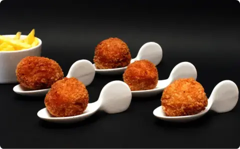 Croquetas de langostinos y salm&oacute;n