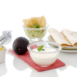 Salsa agria o de yogurt