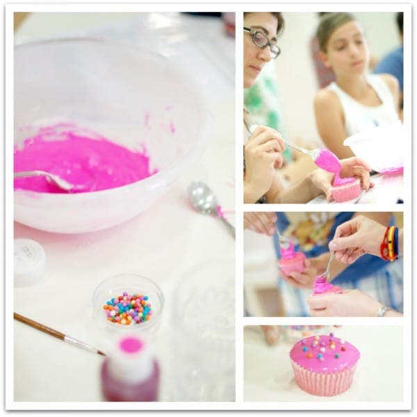 Decorando cupcakes con glaseado de icing sugar