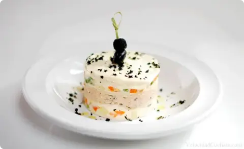 Pastel de ensaladilla bimbo para los paquetes de tu pan favorito