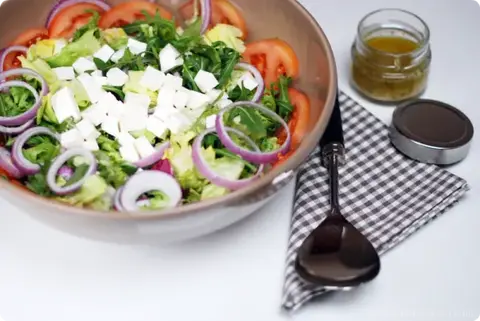 Ensalada con queso fresco