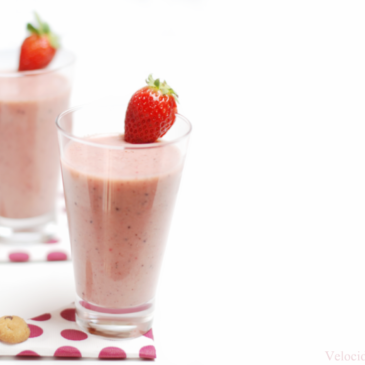 Smoothie de fresas, kiwi y leche de soja