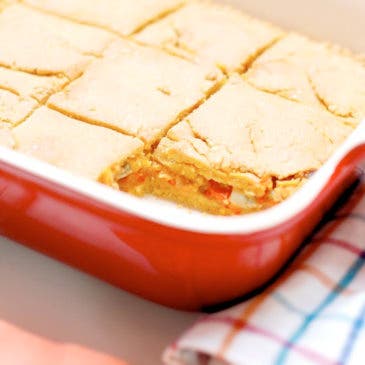 Empanada de maíz o “millo” con berberechos