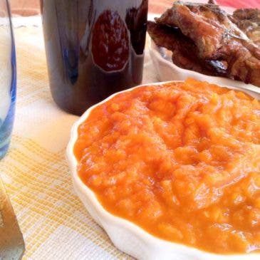 Aderezo de tomate caliente para carne a la parrilla