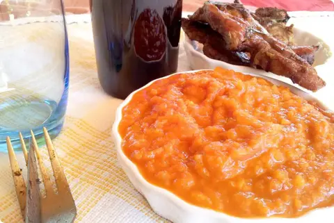 Aderezo de tomate caliente para carnes a la barbacoa