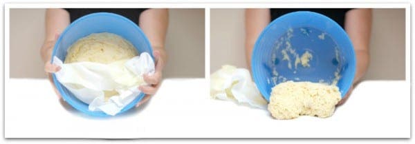 Divide la masa en dos partes y estíralas