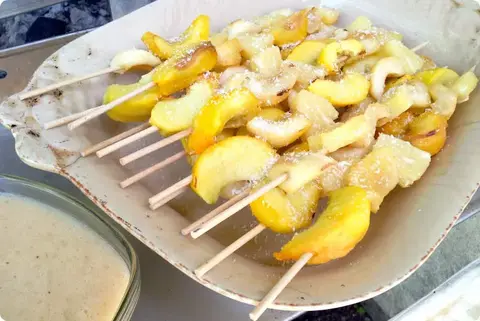 Brochetas de frutas a la barbacoa por JR Baluja