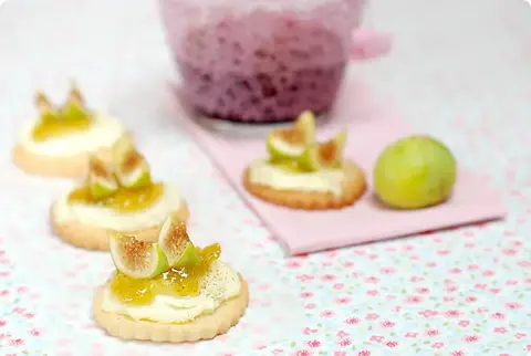 Galletas de mantequilla con higos y mascarpone