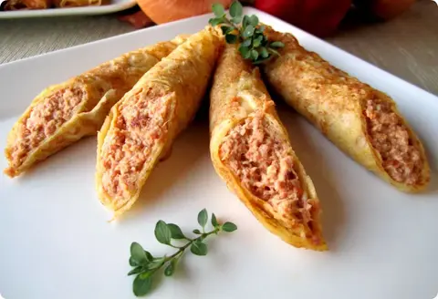 Filloas rellenas de carne de cocido by PiquiCes