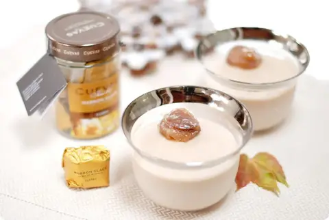 Crema de casta&ntilde;as de postre con marr&oacute;n glac&eacute;