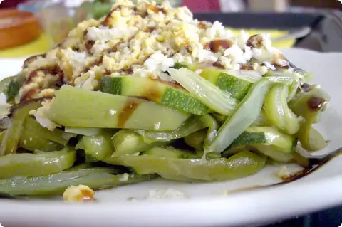 Verduras al vapor: judias y calabac&iacute;n