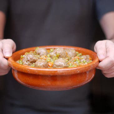 Albóndigas de carne en salsa estilo tradicional