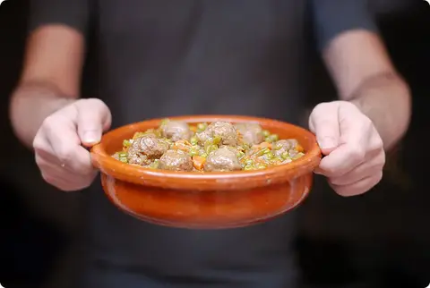 Alb&oacute;ndigas caseras en salsa