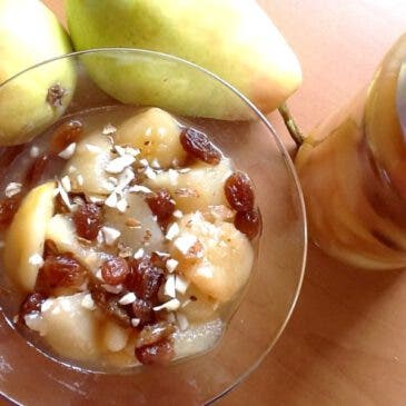 Compota de peras con canela y almendras