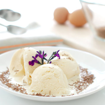 Helado cremoso de nata y yemas, sabor vainilla