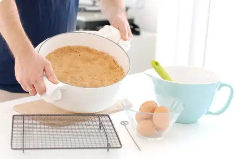 Bizcocho genov&eacute;s sin gluten en cocotte