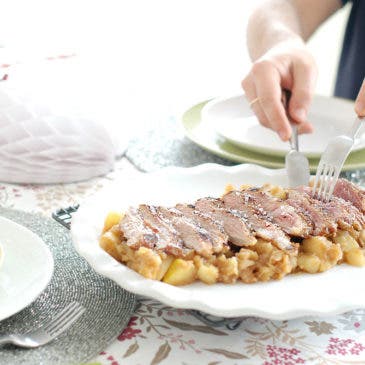 Pluma ibérica con manzanas y castañas