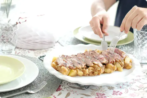 Pluma ib&eacute;rica con compota de manzanas y casta&ntilde;as