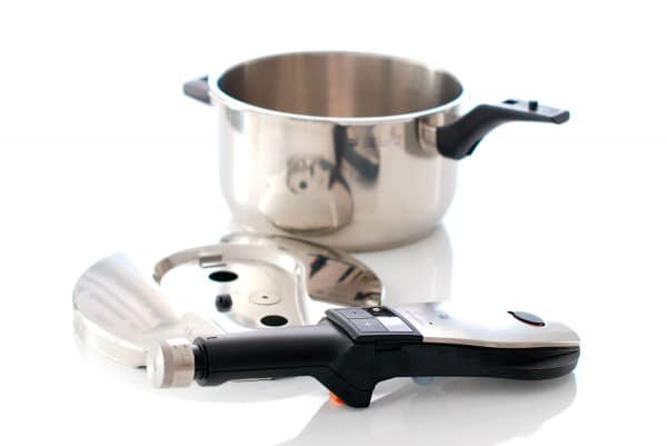 Olla exprés con la tapa desmontada