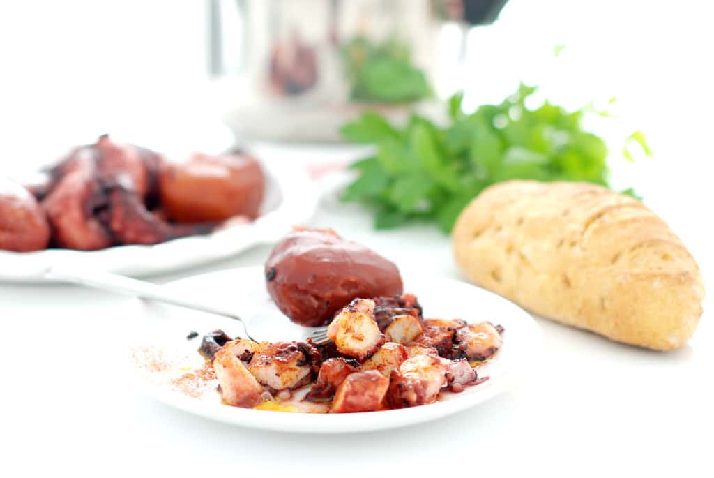 Pulpo en 8 minutos con patatas, en olla rápida
