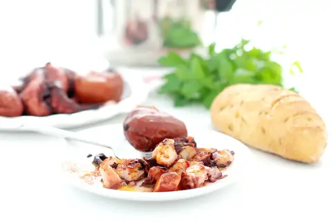 Pulpo en 8 minutos con patatas, en olla r&aacute;pida