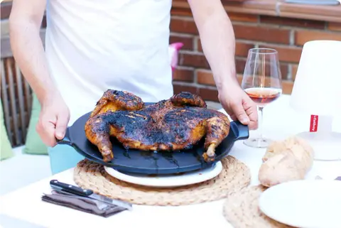 Pollo a la rana en la barbacoa