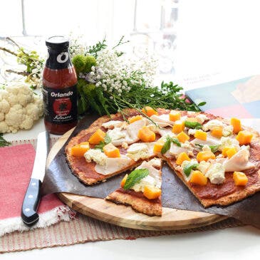 Pizza de coliflor con calabaza, ricotta y pavo