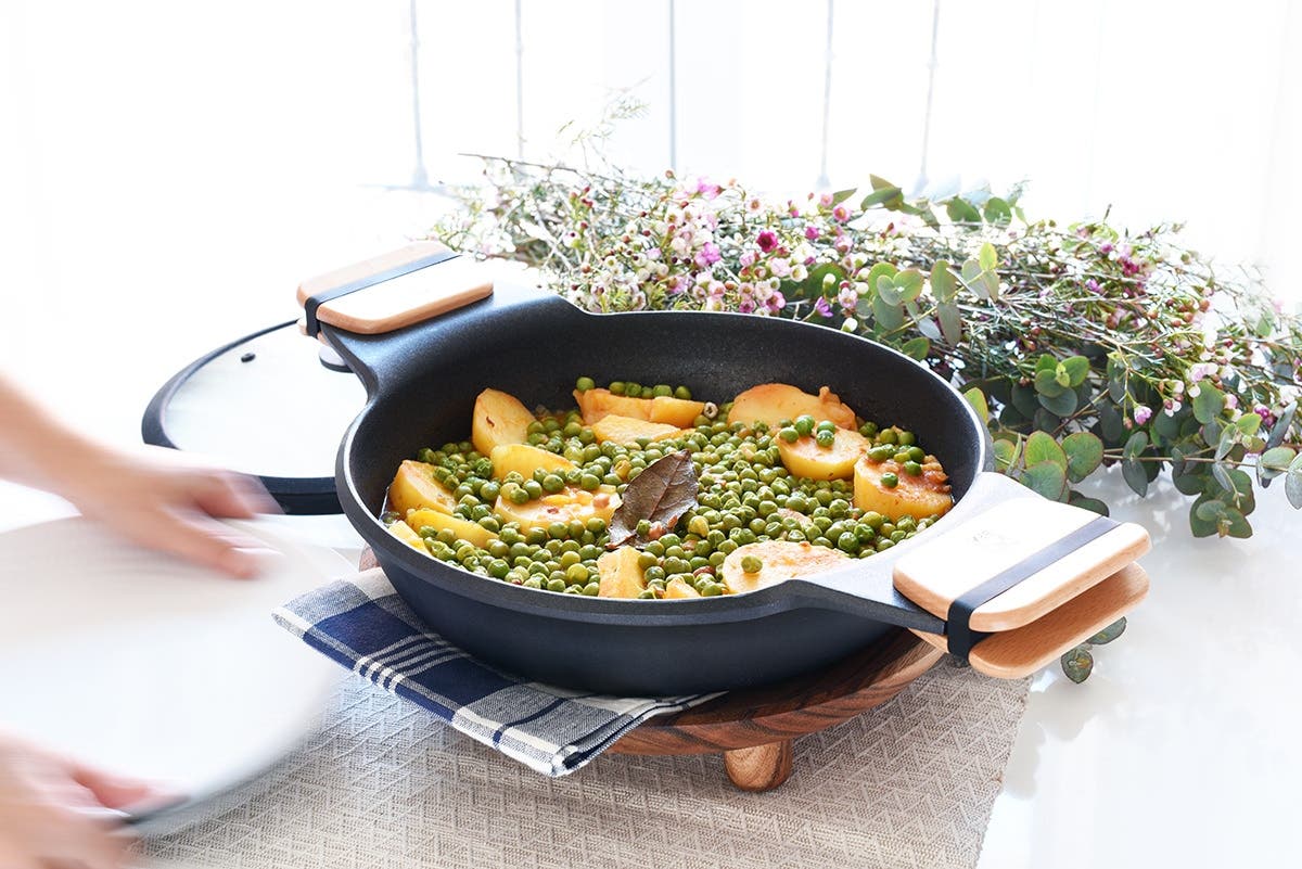 Guiso de patatas con guisantes