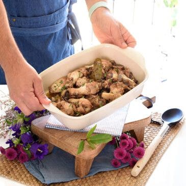 Alitas del pollo al ajillo con portobello